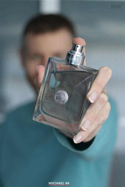 versace pour homme tiendas|what does versace pour homme smell like.